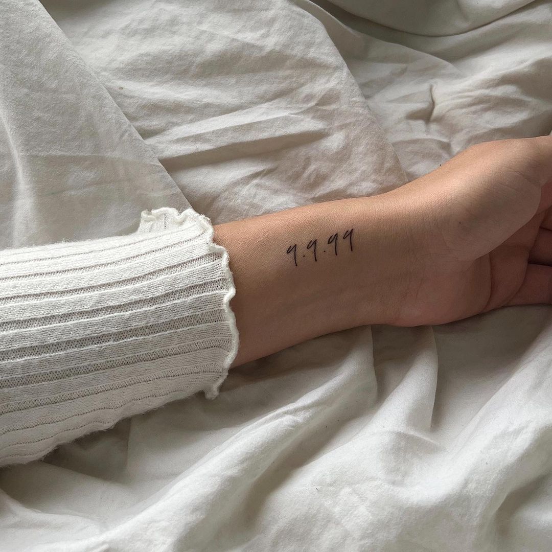 Número Tatuaje de Muñeca