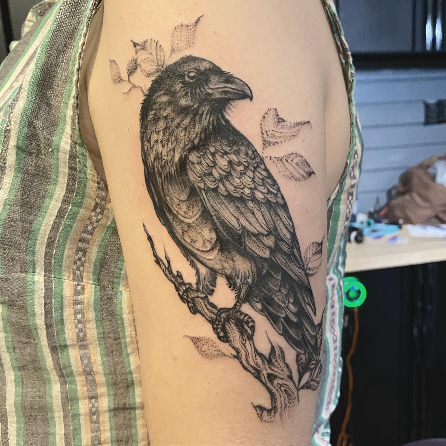 Tatuaje de Raven en punteado