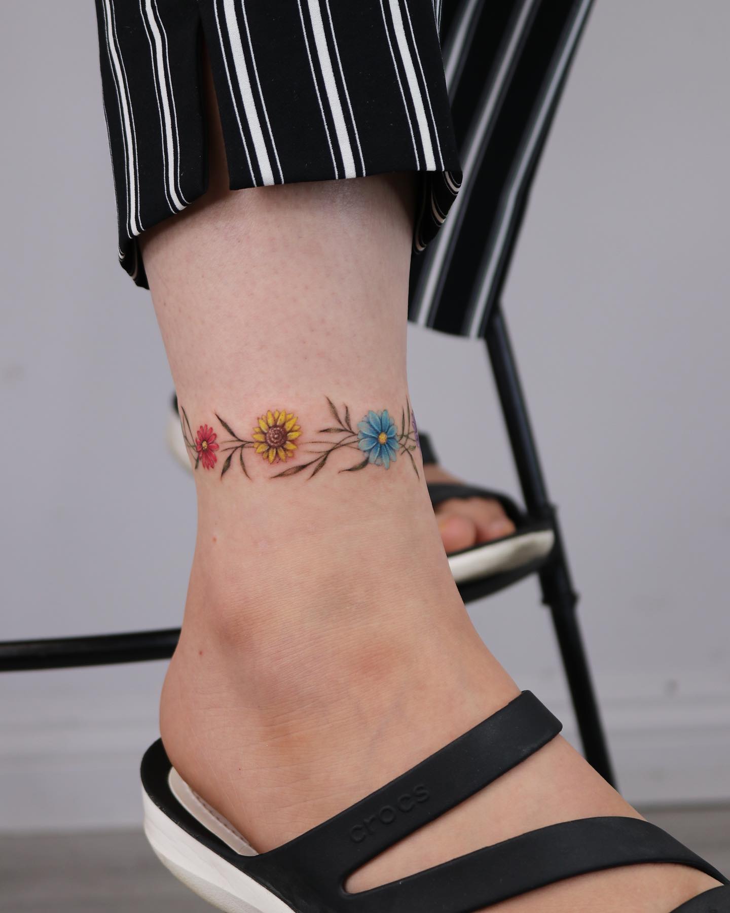 Tatuaje de tobillo Pulsera de flores
