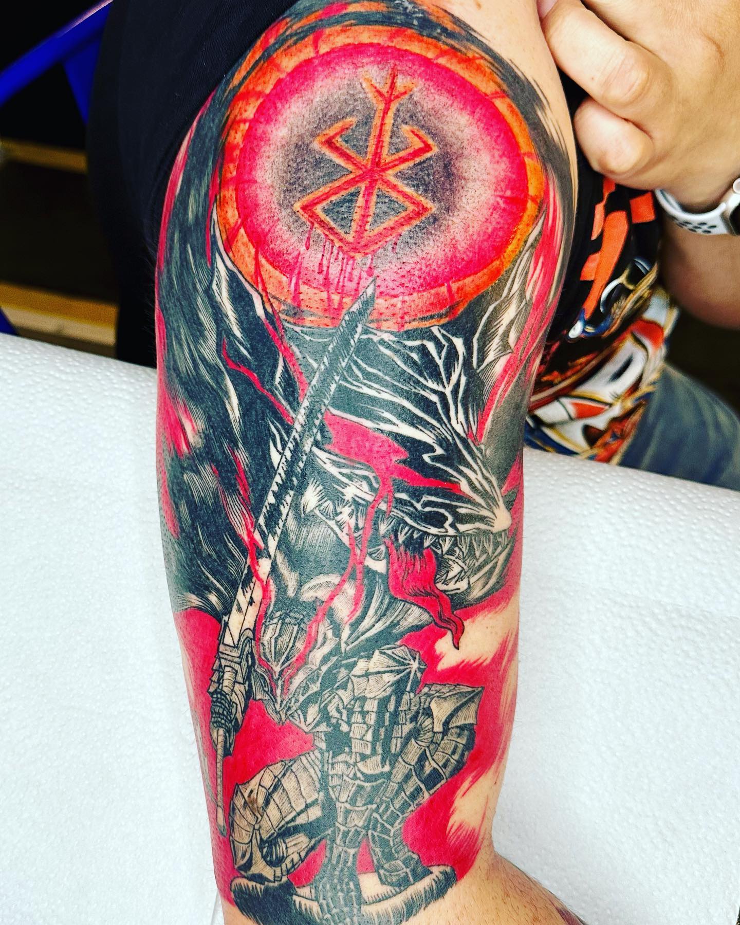 Tatuaje desatado de Berserk Rojo