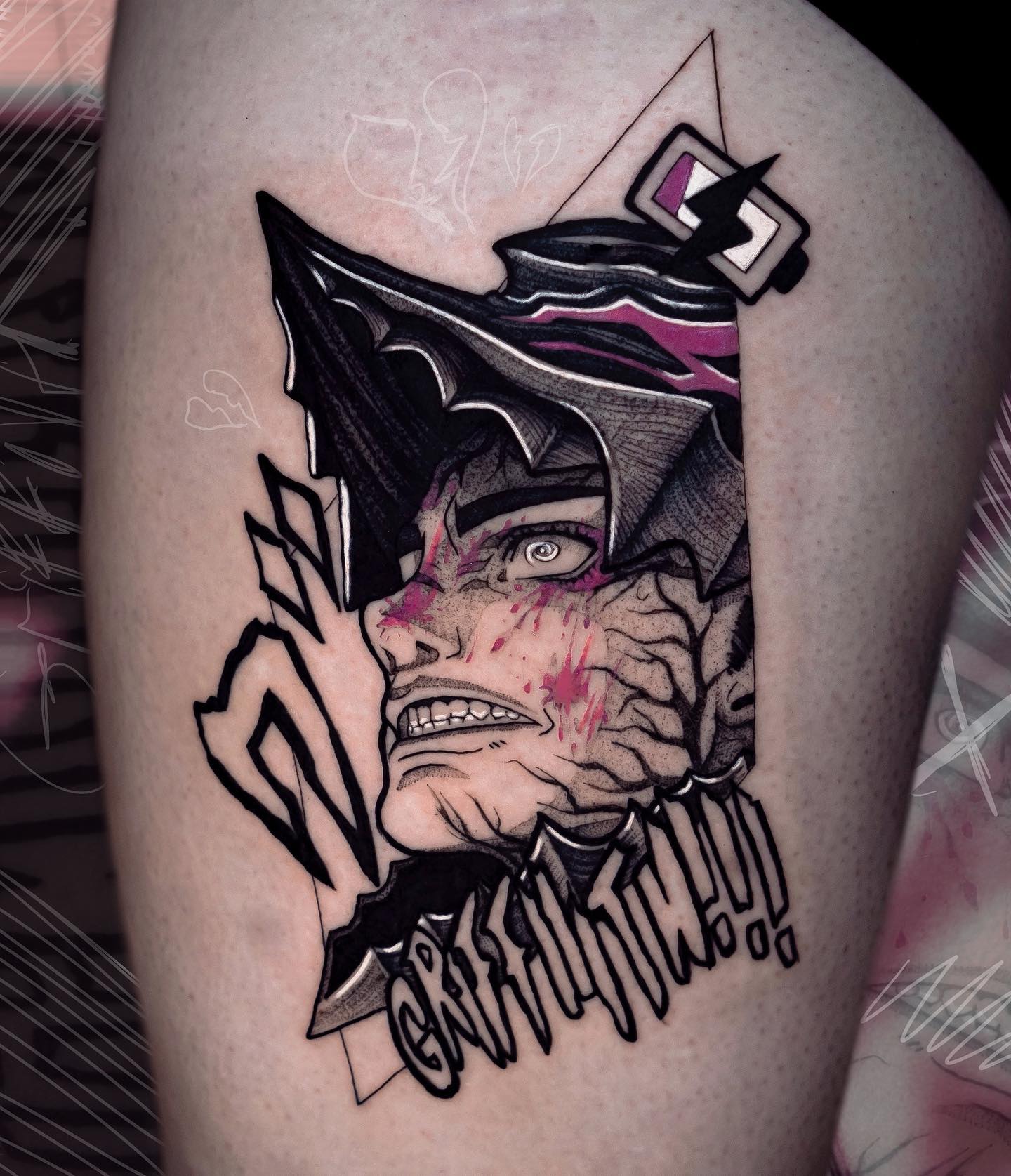 Tatuaje impresionante de Berserk.