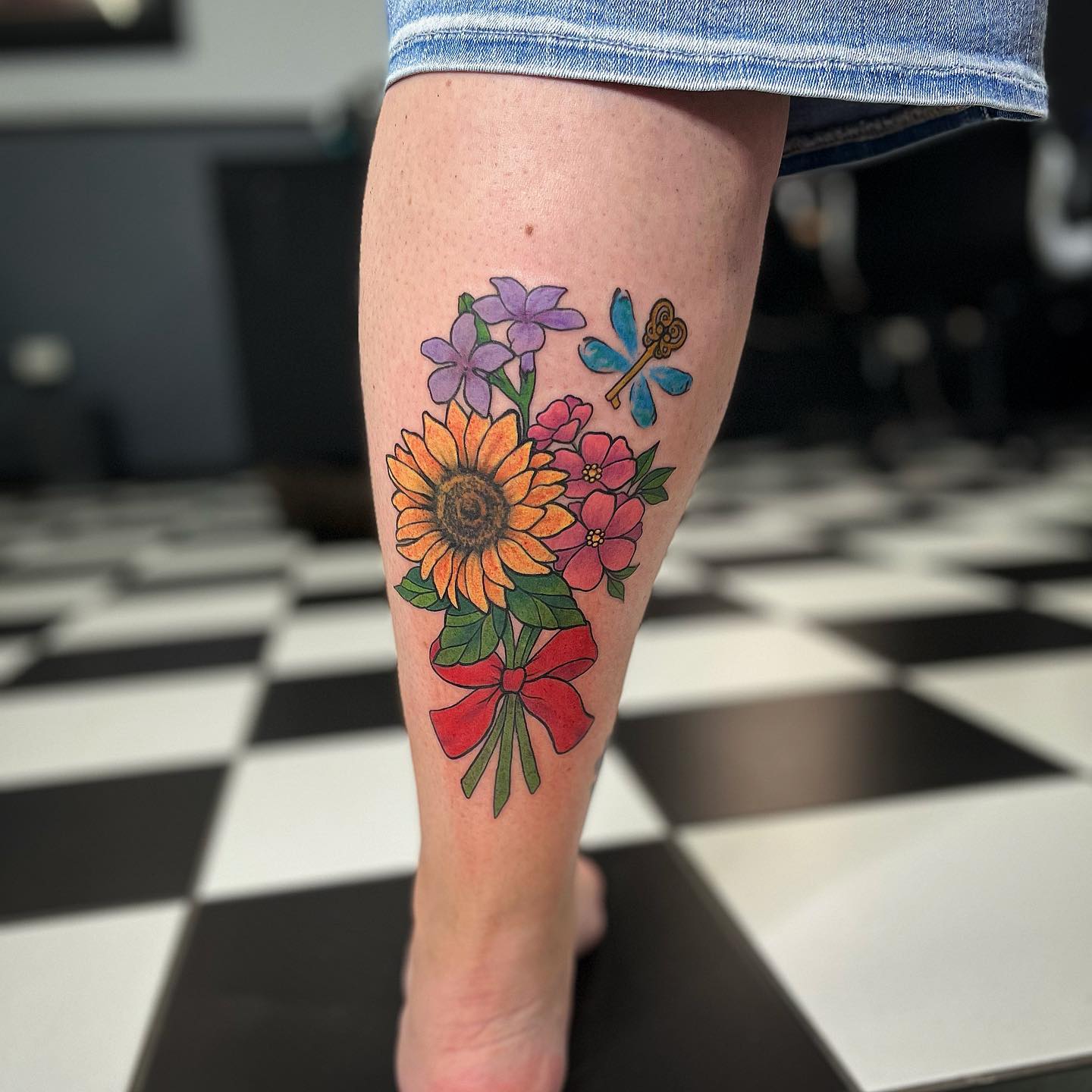 Flores coloridas Tatuaje de ternero