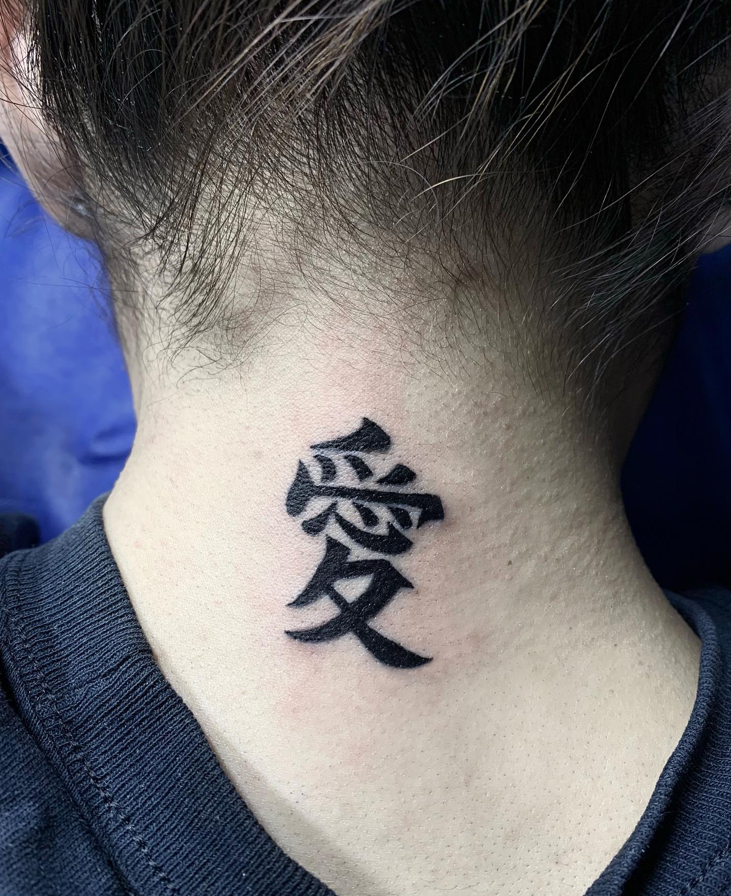 Tatuaje genial de cuello de Gaara