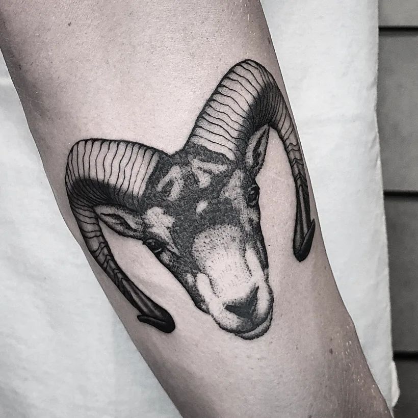 Idea de tatuaje de Aries.