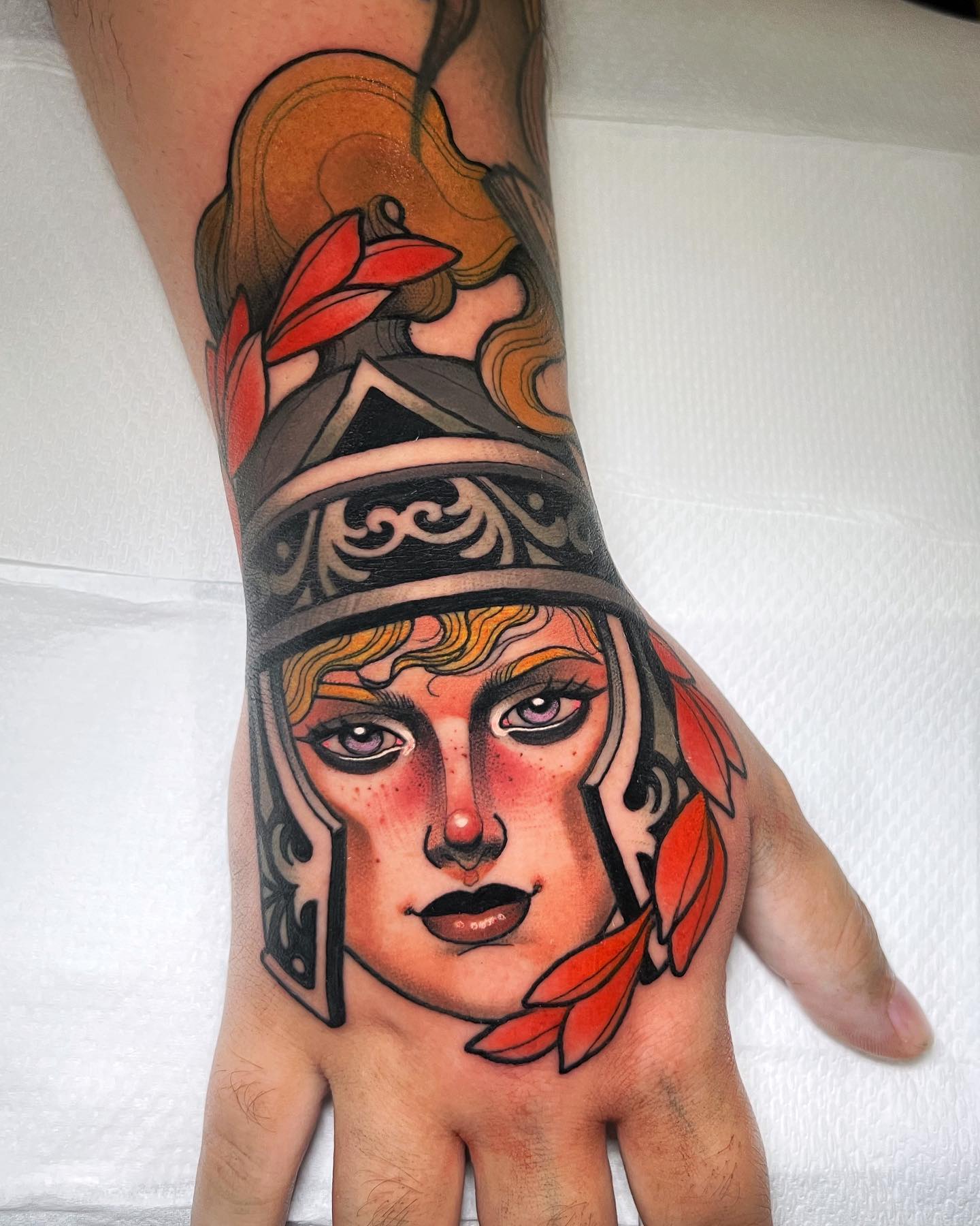 Mujer Guerrero Tatuaje de Mano