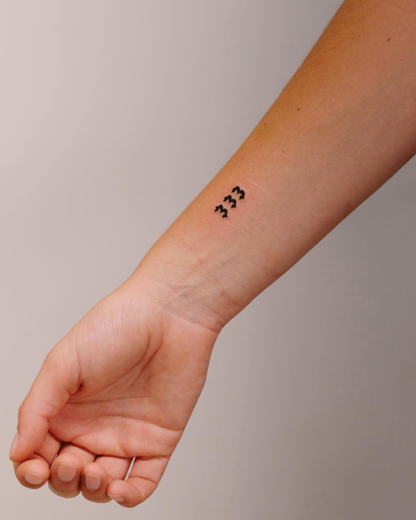 Tatuaje minimalista para Mujeres