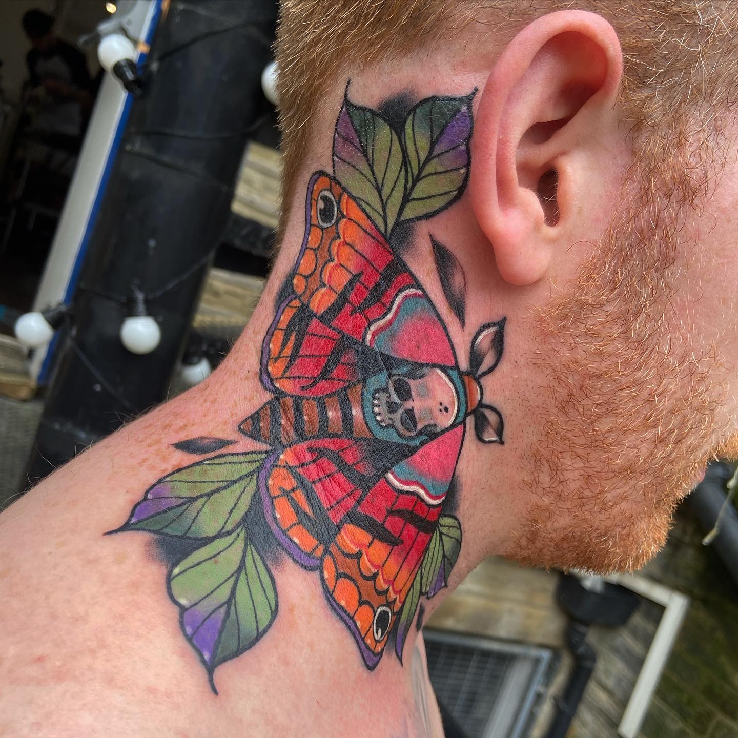 Gran Cuello Mariposa Muerta Tatuaje