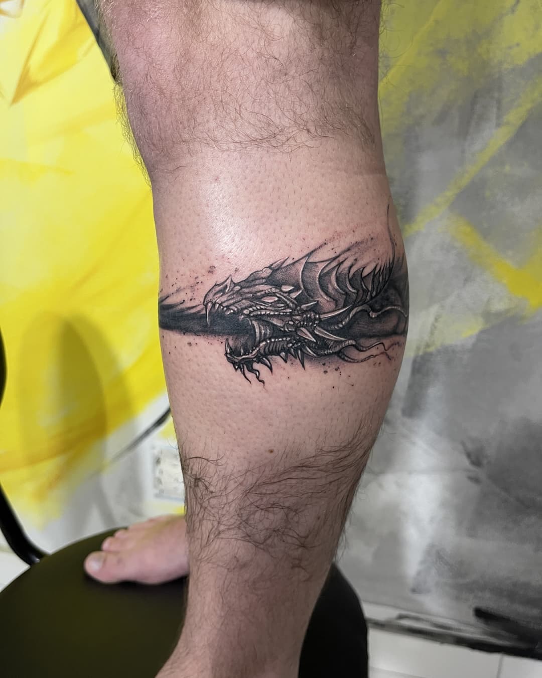 Tatuaje de becerro Ouroboros
