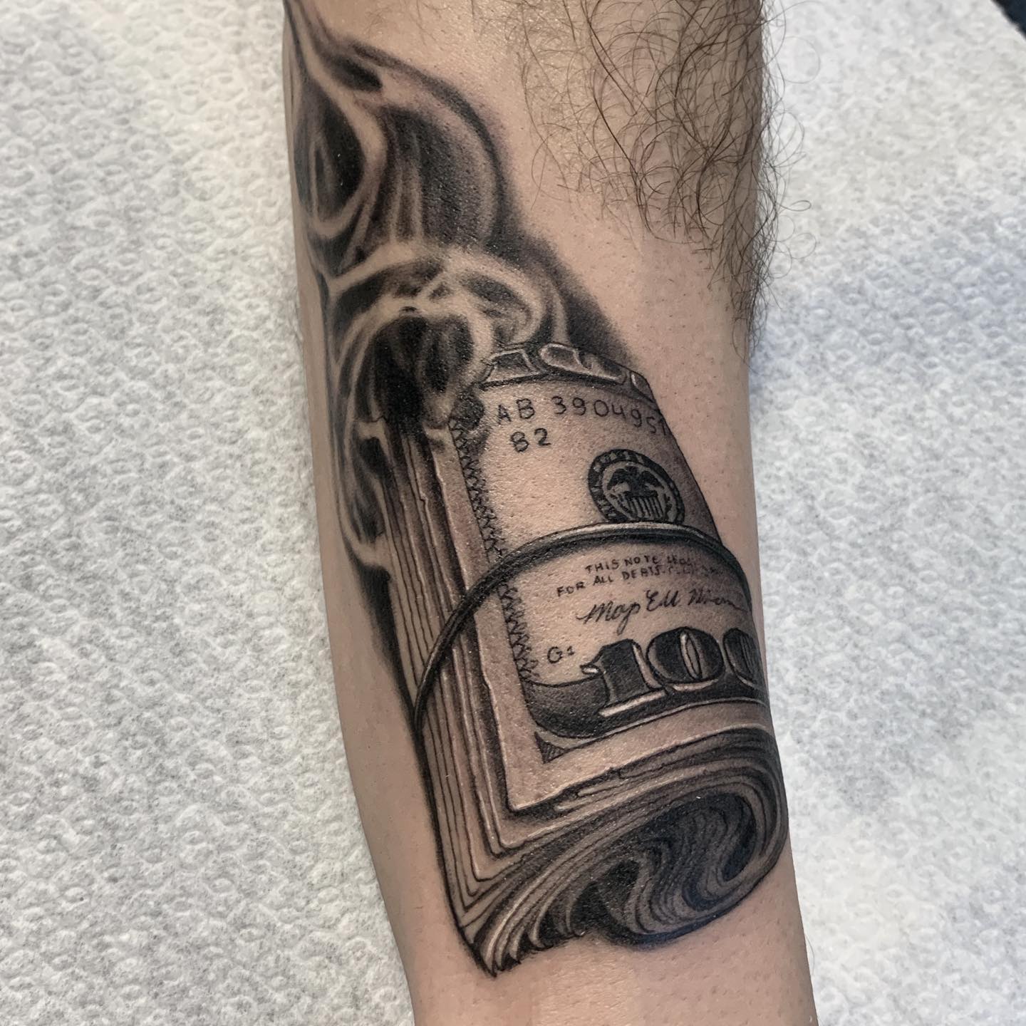 Tatuaje de Dinero Apilado