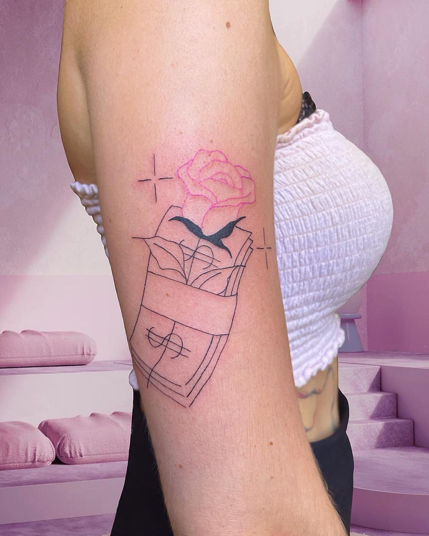 Tatuaje de Dinero Femenino