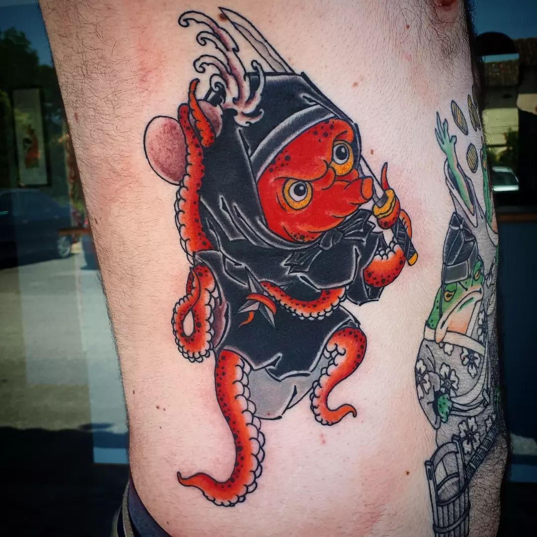 Tatuaje de pulpo ninja.