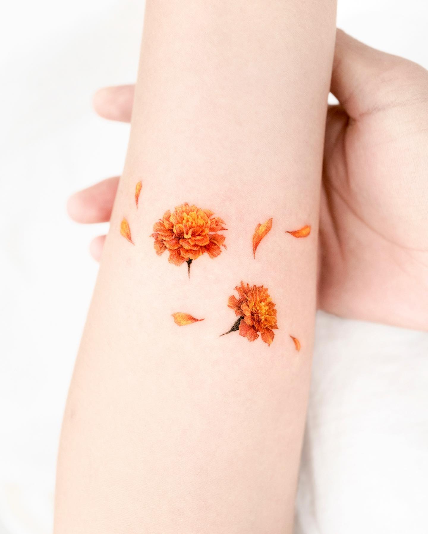 Tatuaje de Clavel Naranja
