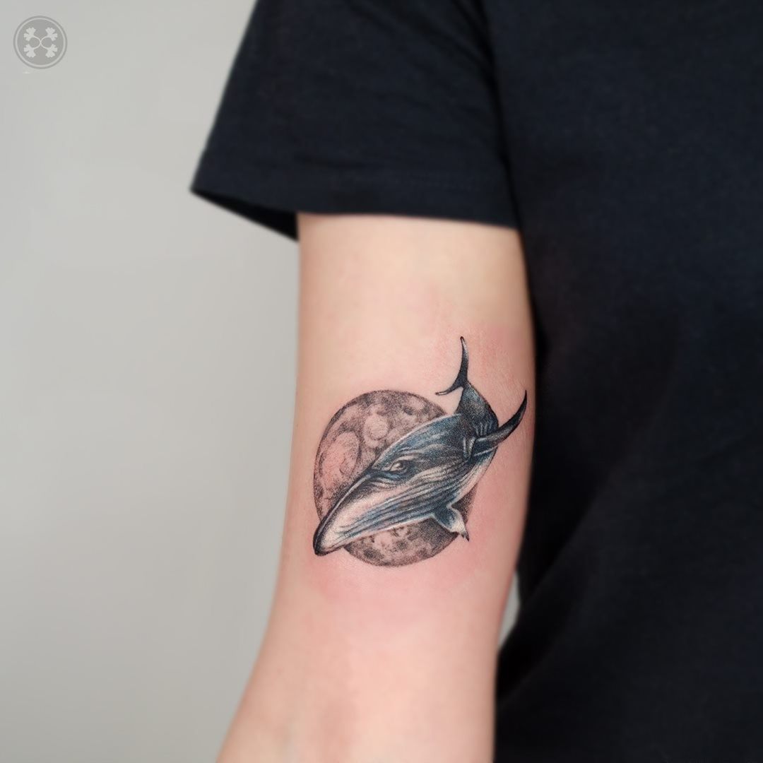 Ballena y Tatuaje de Luna