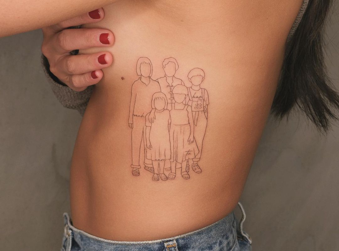 Retrato familiar Tatuaje de costado de las costillas