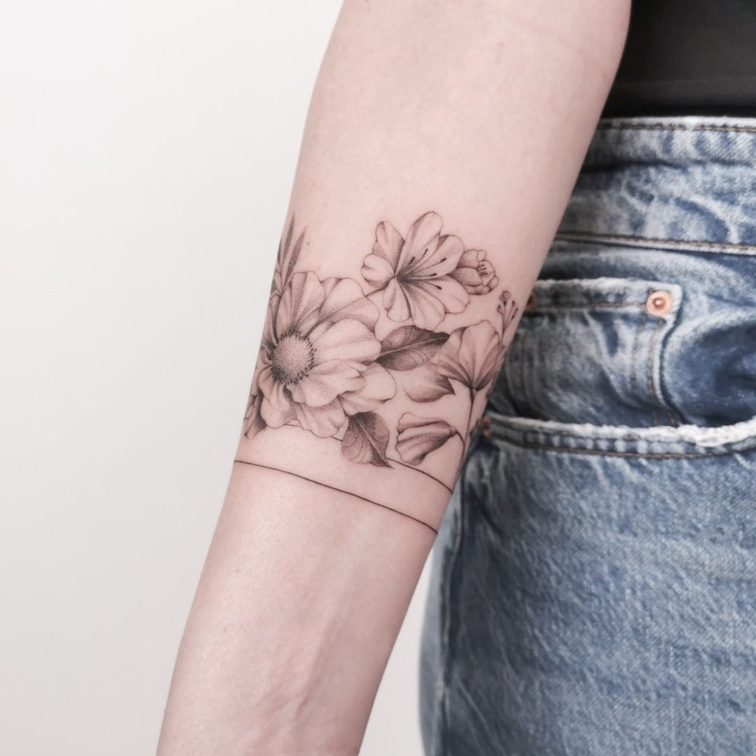 Tatuaje de Brazalete Floral