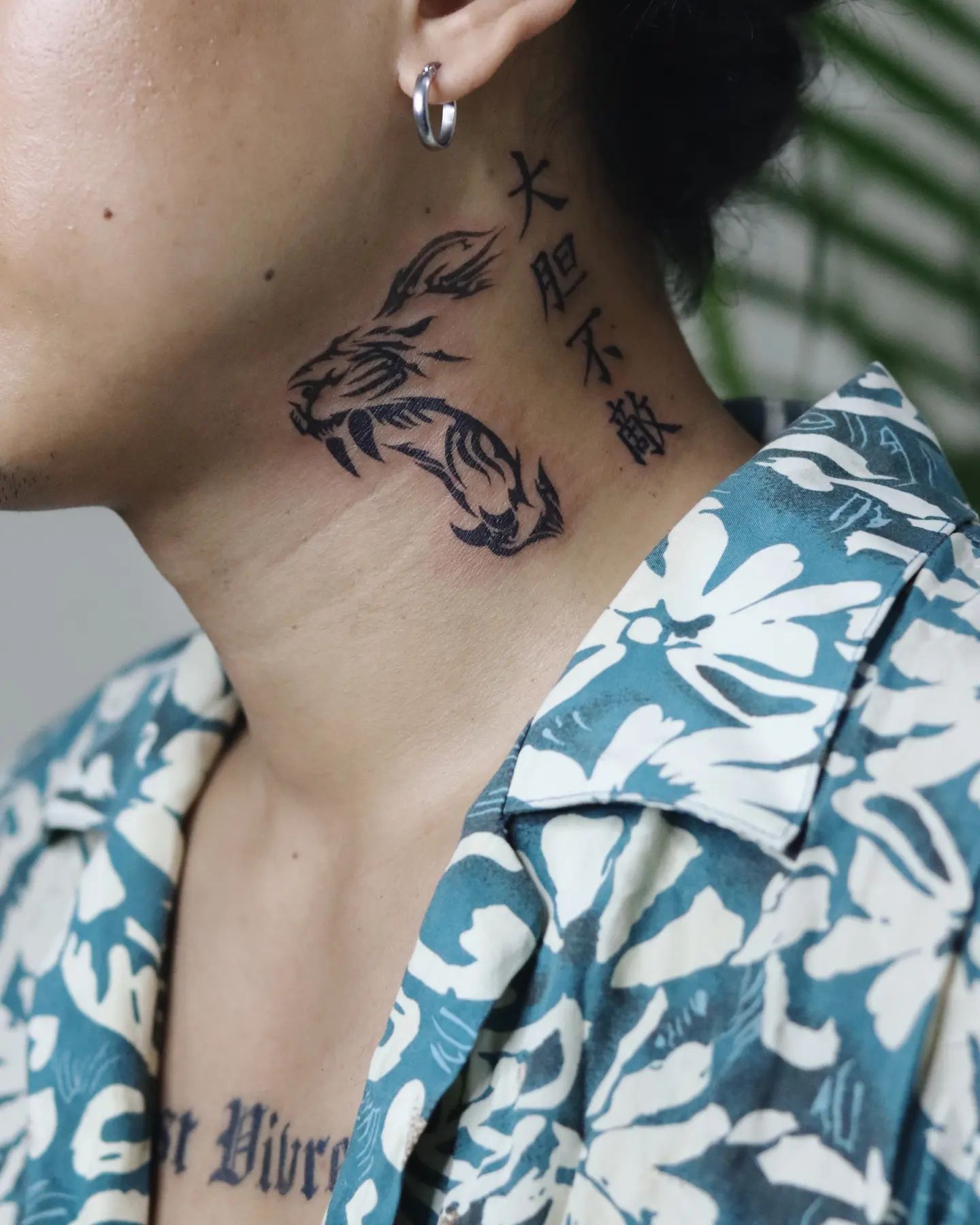 Tatuaje de cuello de león