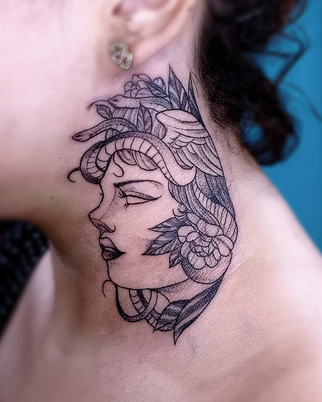 Tatuaje de cuello de Medusa