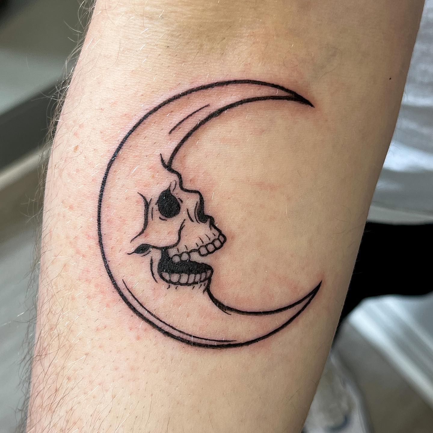 Tatuaje de Luna con cráneo