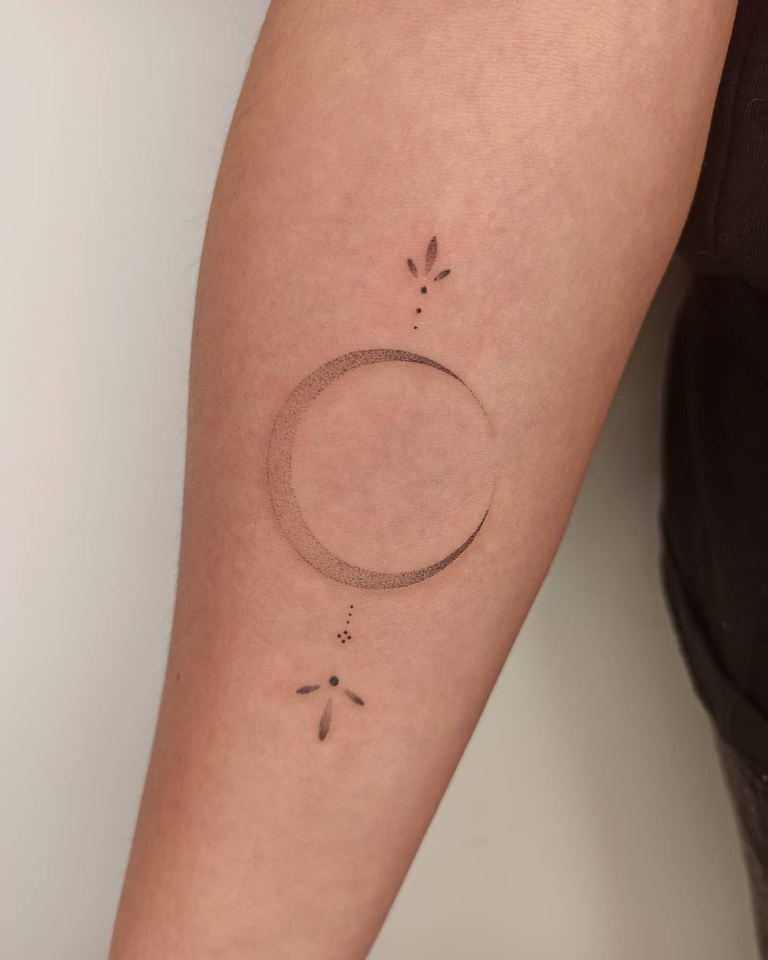 Tatuaje de Luna Simple