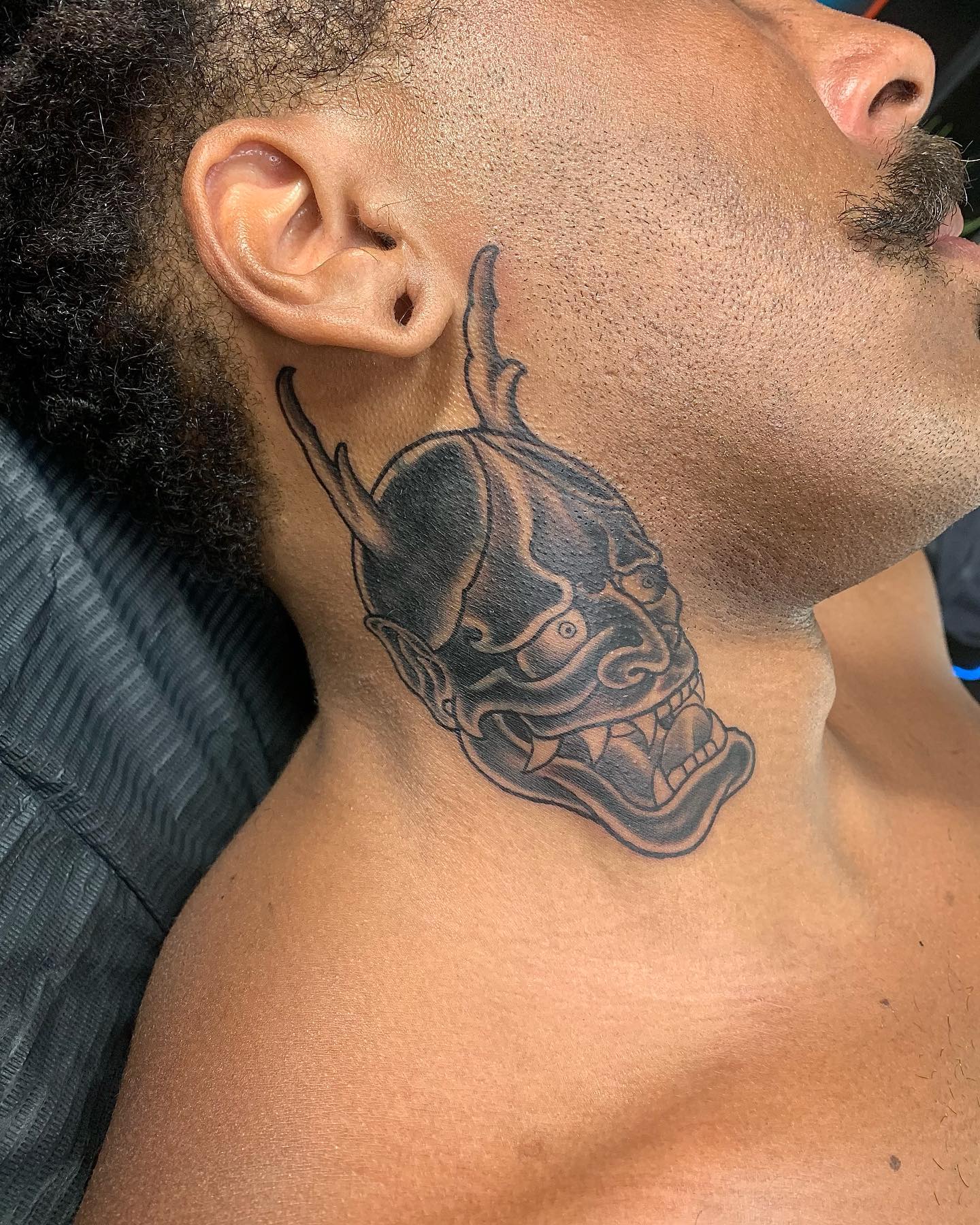 Tatuaje de Señor Demonio Japonés en el Cuello