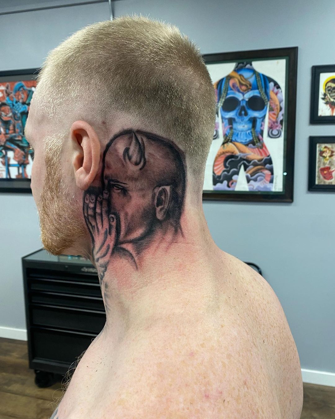 Tatuaje del Diablo en el cuello