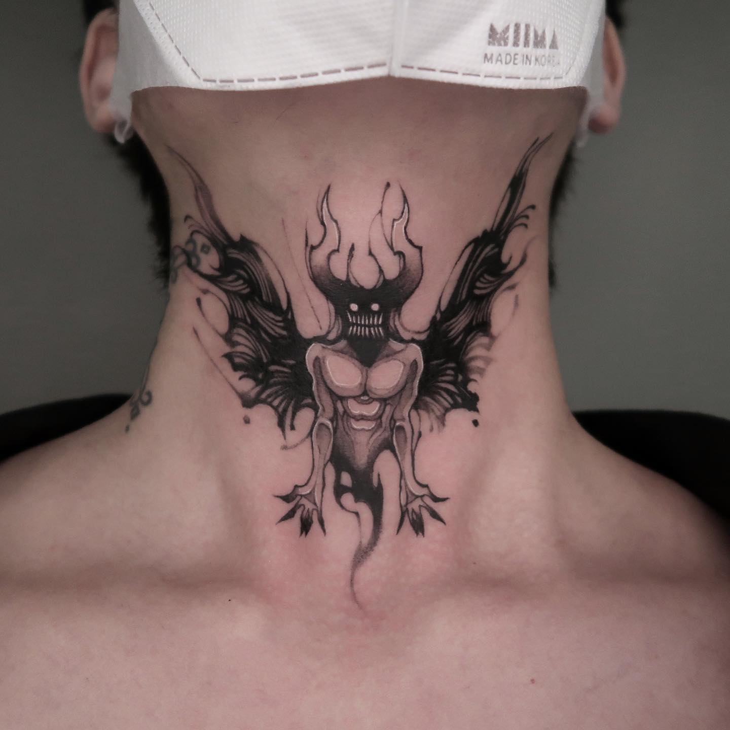 Tatuaje para cubrir el cuello