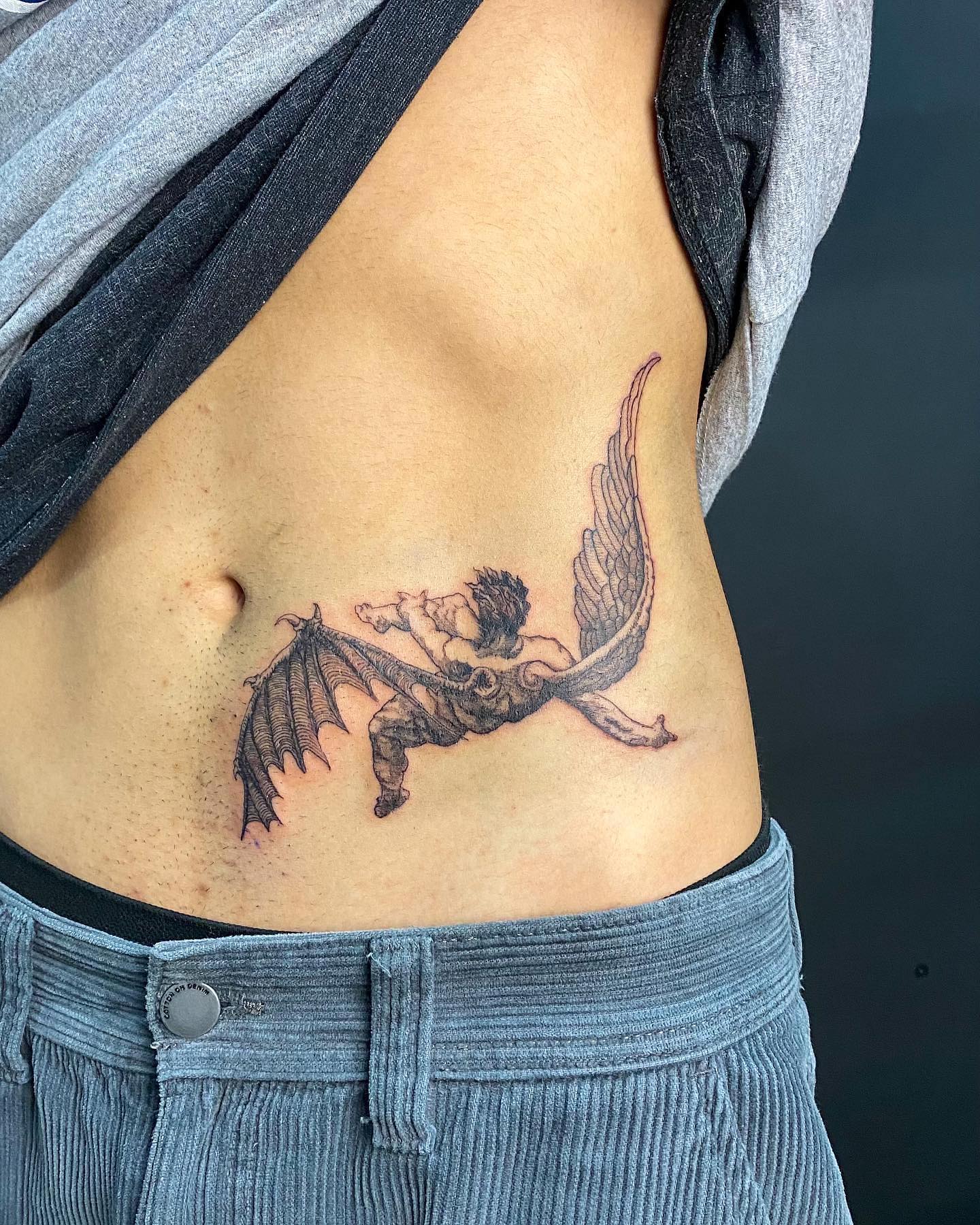 Estómago Icarus Tatuaje