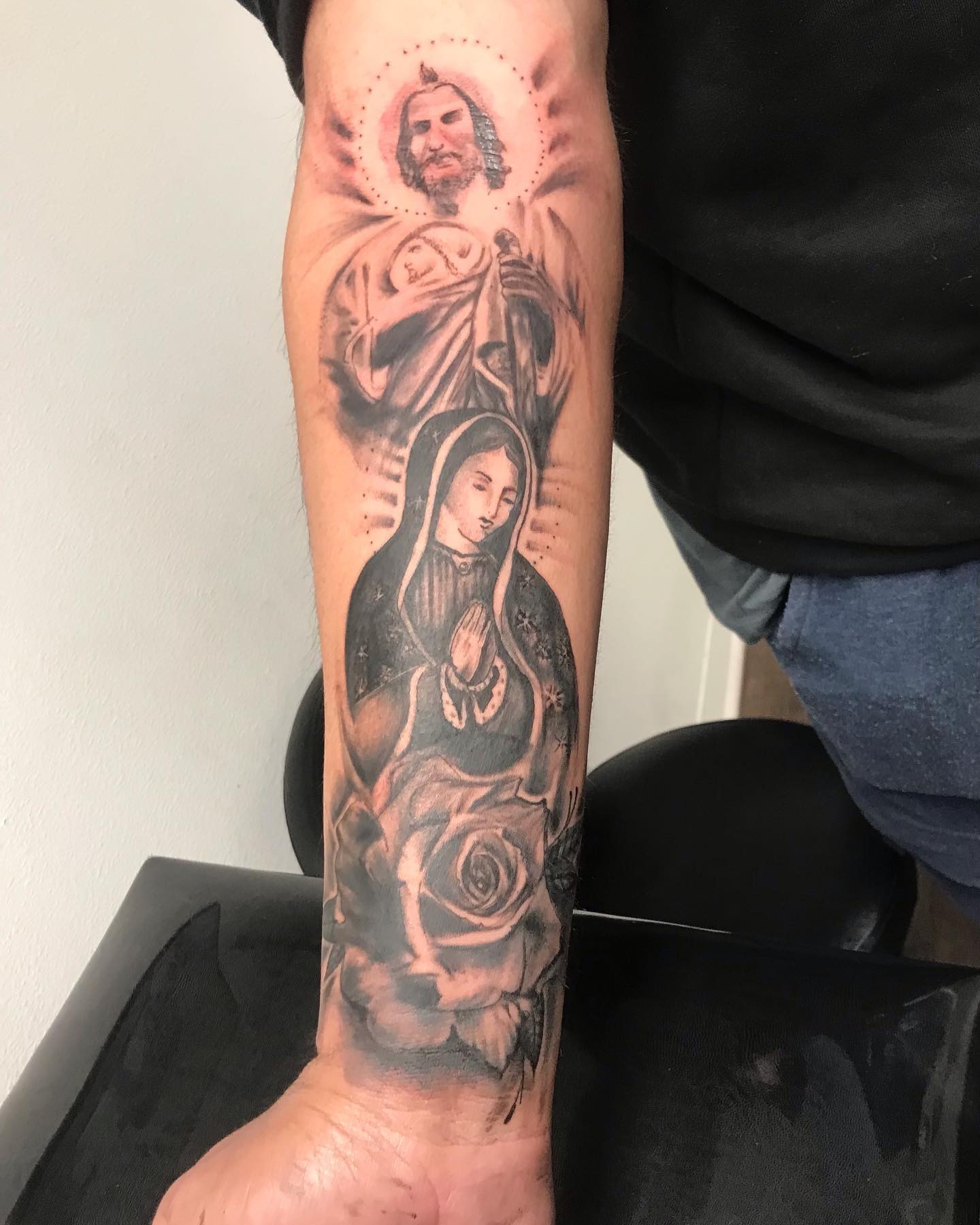 Tatuaje de Jesús y la Virgen de Guadalupe