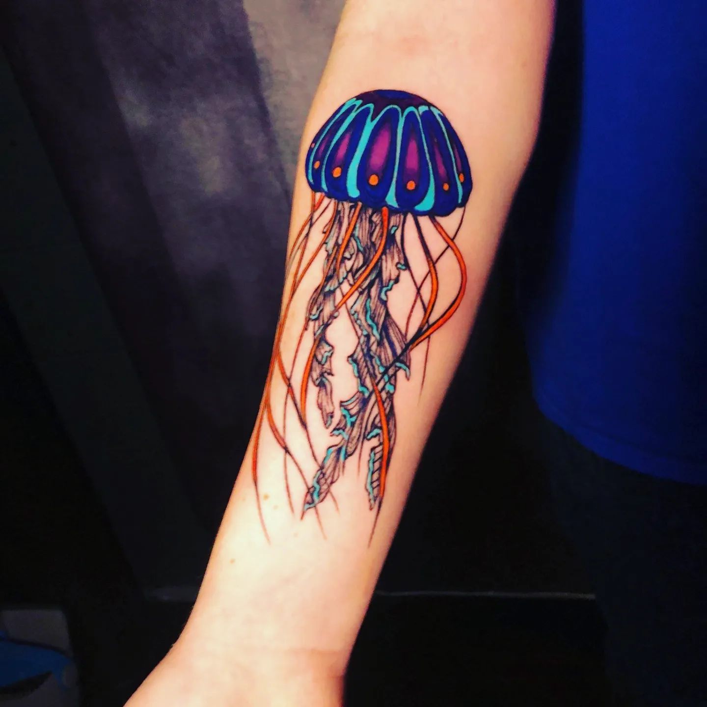 Tatuaje de medusa en el antebrazo