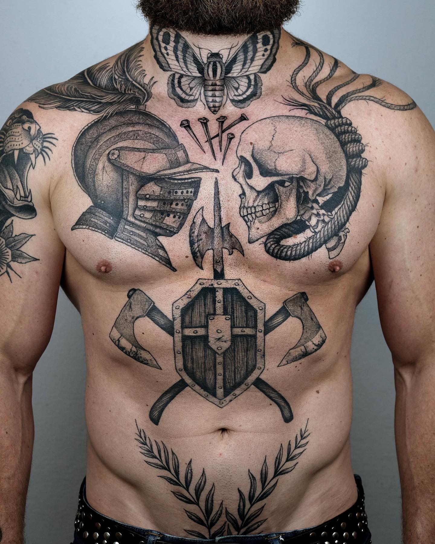 Tatuaje de parches de tema guerrero