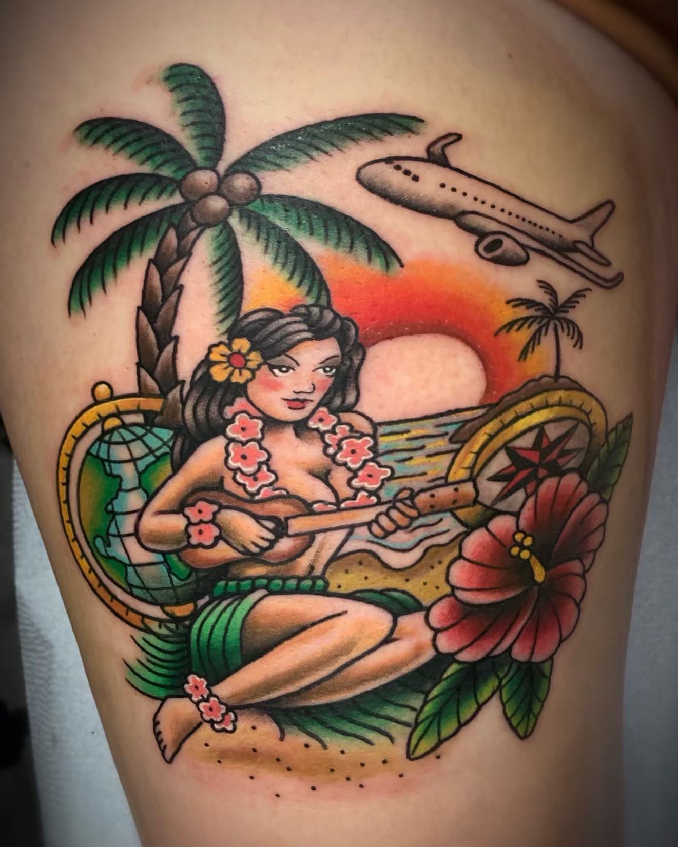 Chica Pin-up de Hawái Tatuaje Tradicional Americano