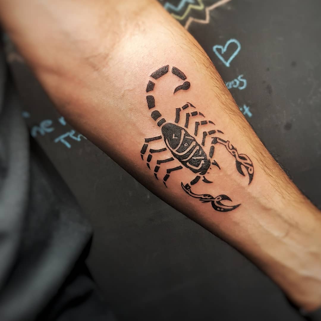 Tatuaje Árabe de Escorpión
