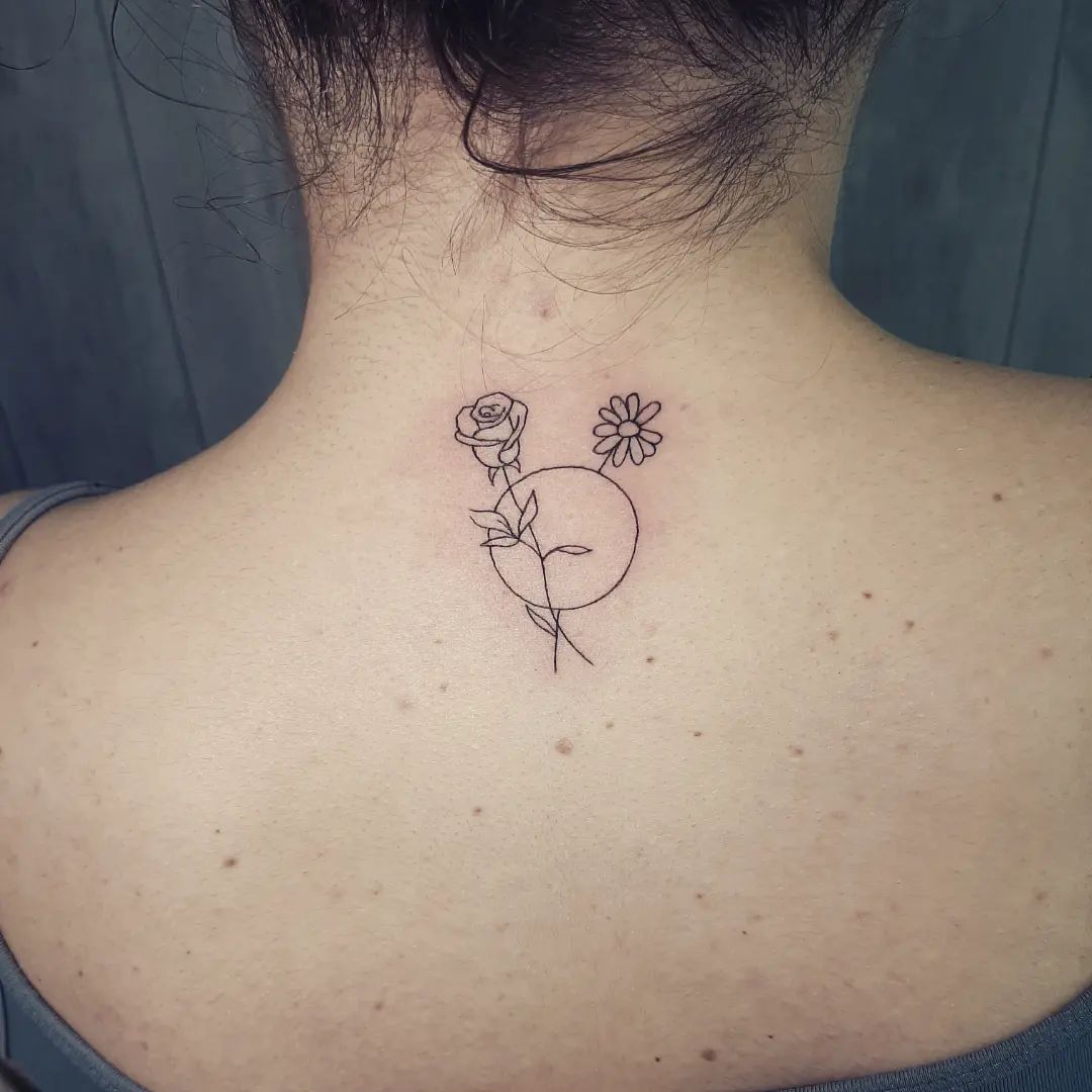 Cuello Línea Fina Idea de Tatuaje