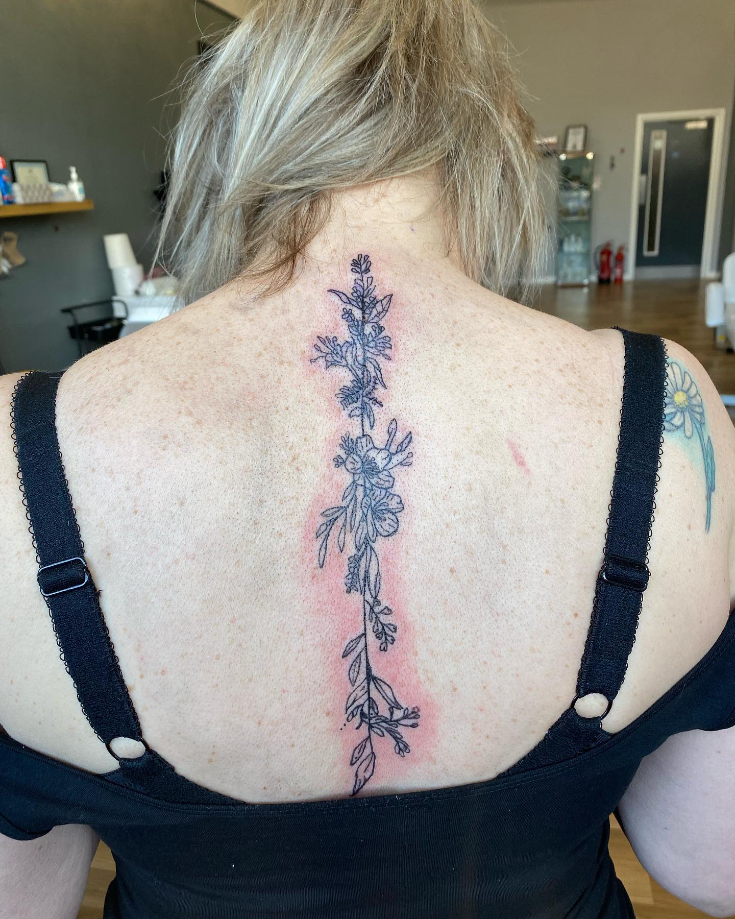 Impresionante Tatuaje de Espalda Para Mujeres