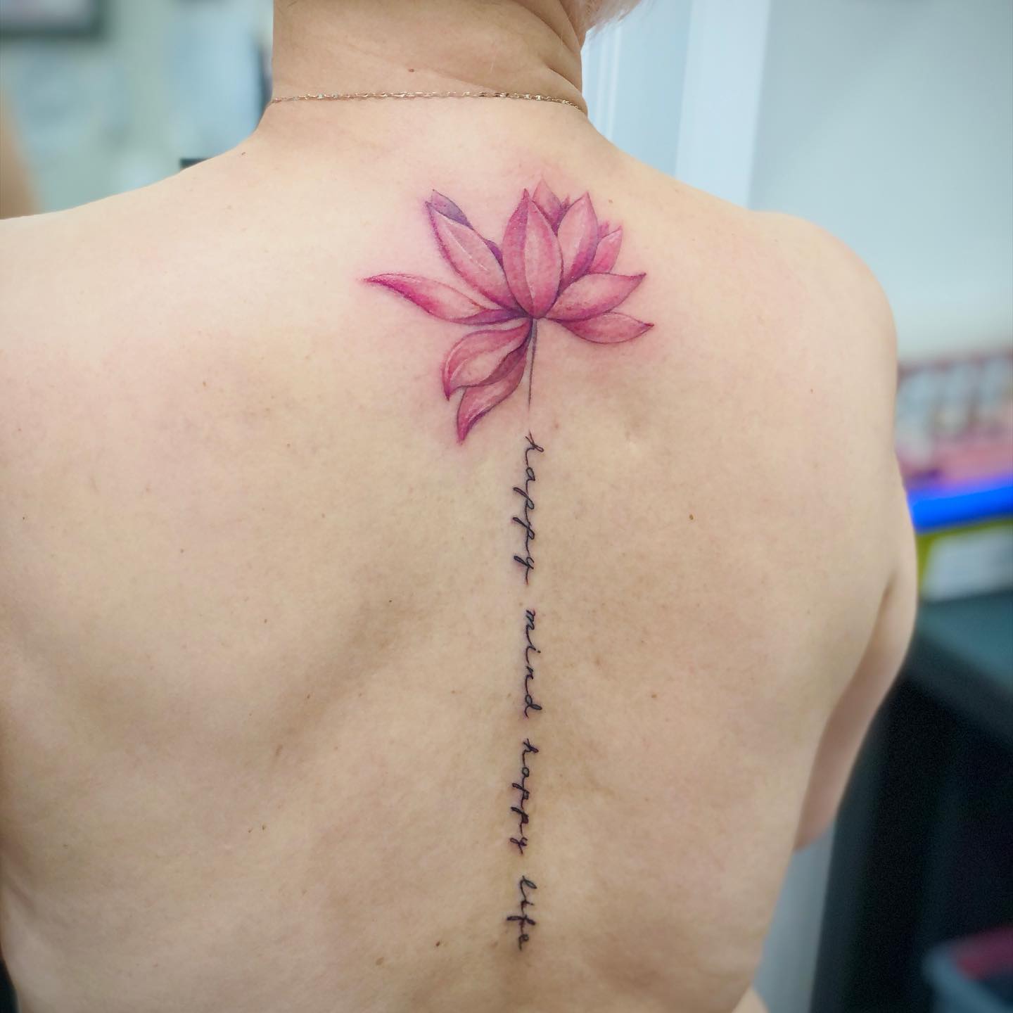Tatuaje de Espina de Flor Rosa