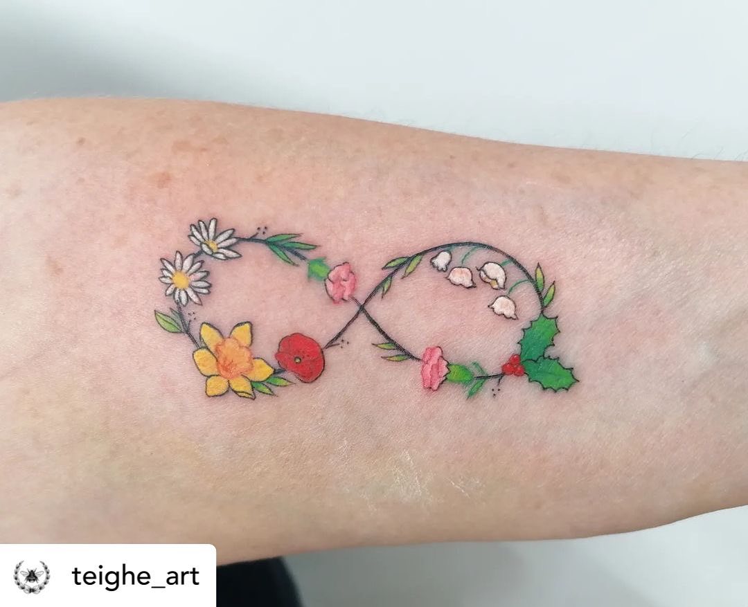 Tatuaje de Infinito Floral