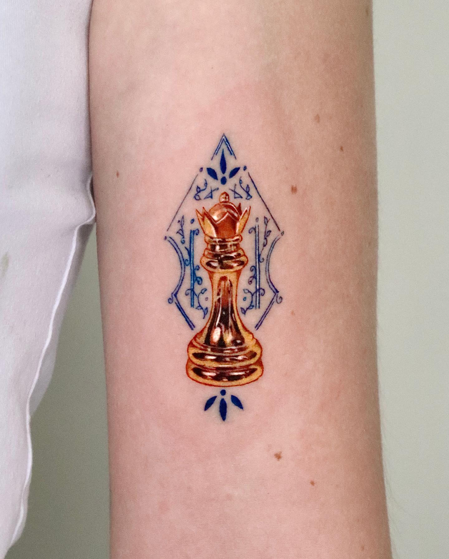 Tatuaje de Ajedrez Dorado