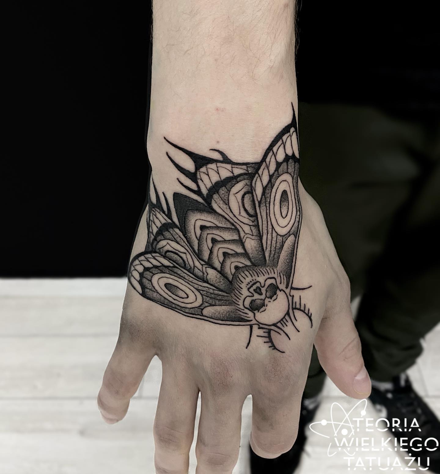 Tatuaje de Brazo de Mariposa Negra
