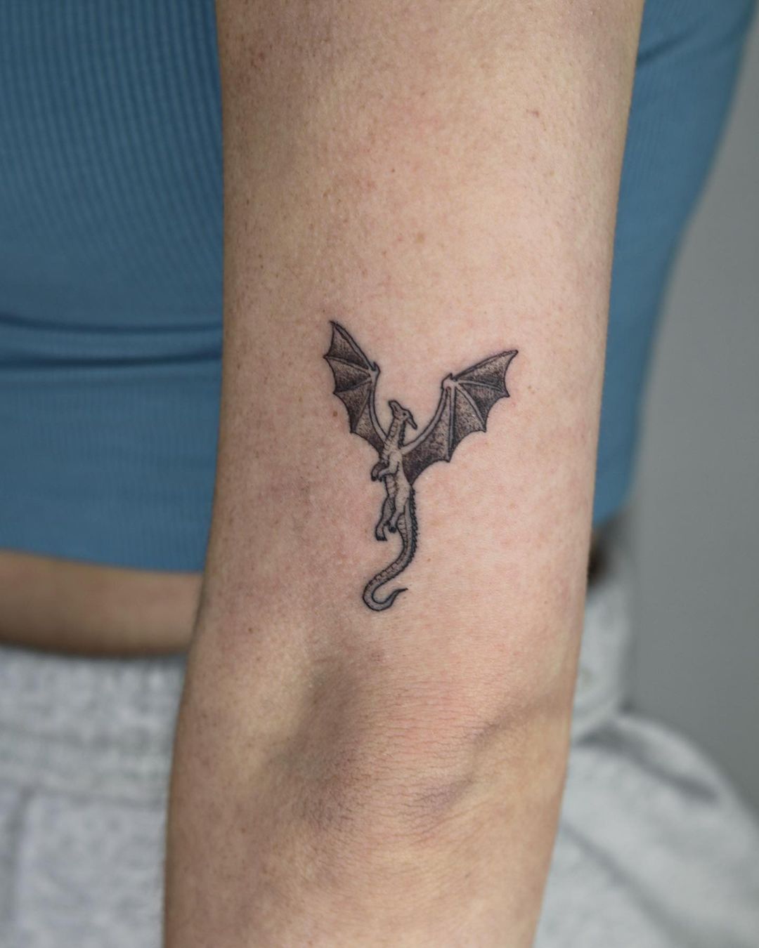 Tatuaje de dragón pequeño para hombres