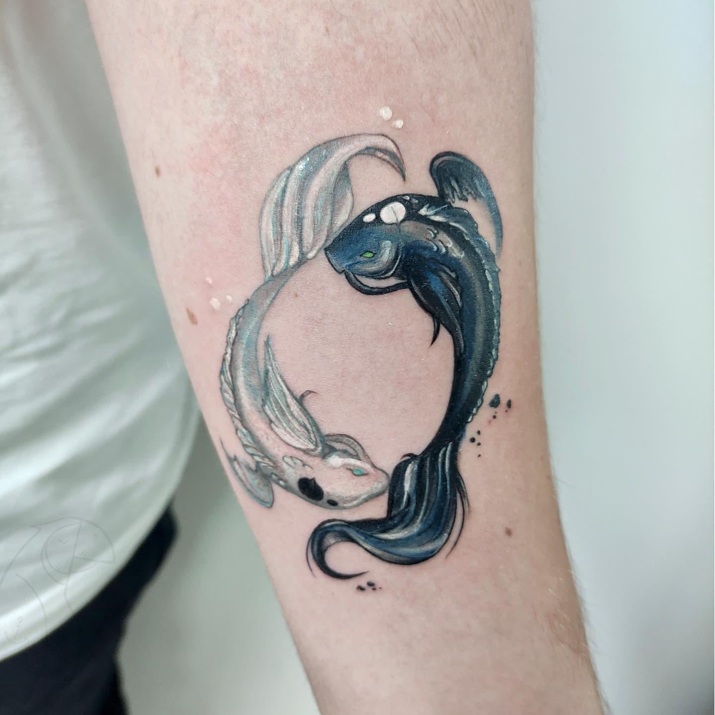 Tatuaje de pez koi pequeño
