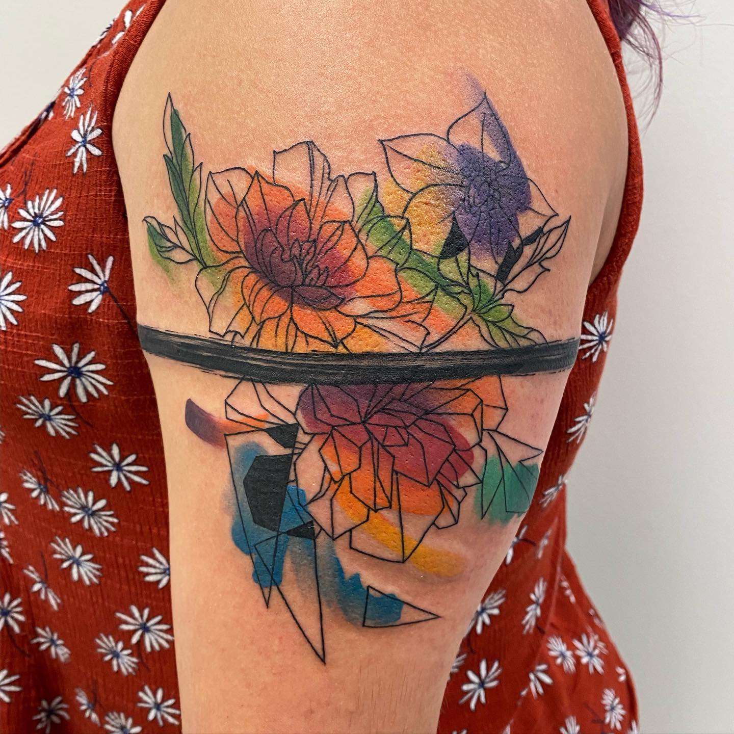 Tatuaje floral de gigante brillante