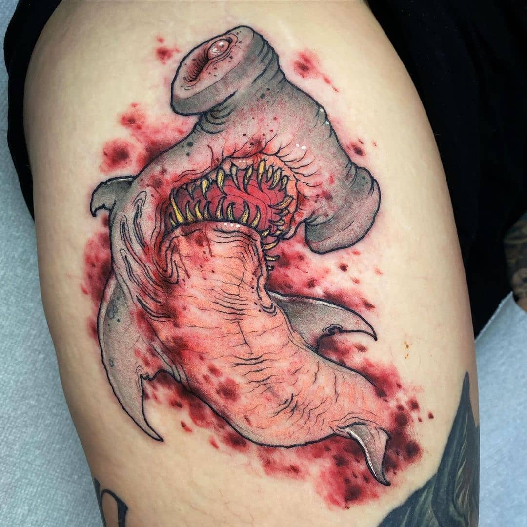 Tatuaje de tiburón aterrador