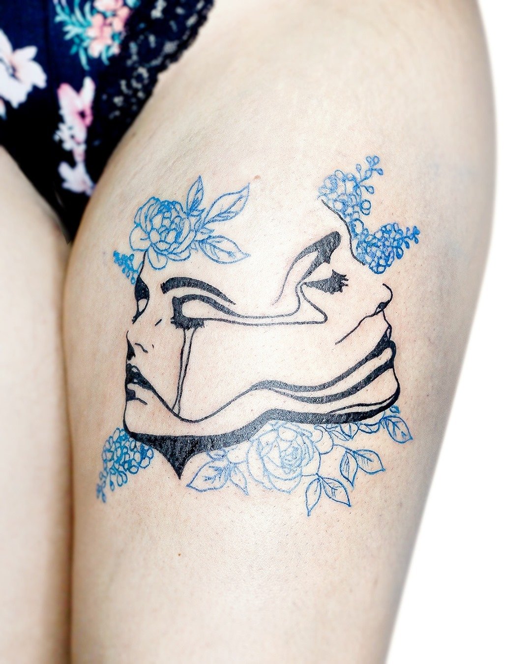 Ilusión, idea de tatuaje en el muslo.