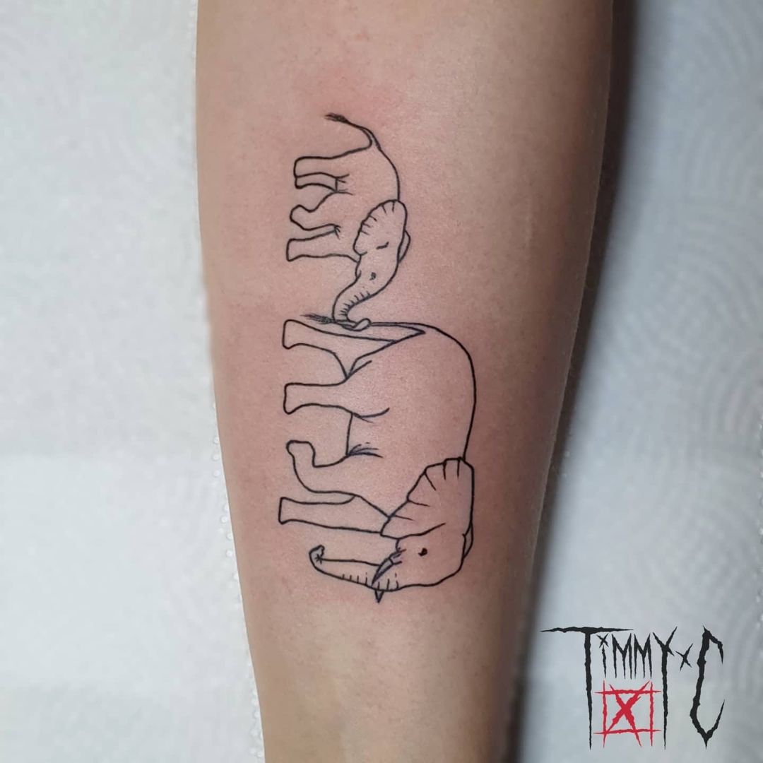 Tatuaje de antebrazo de elefante