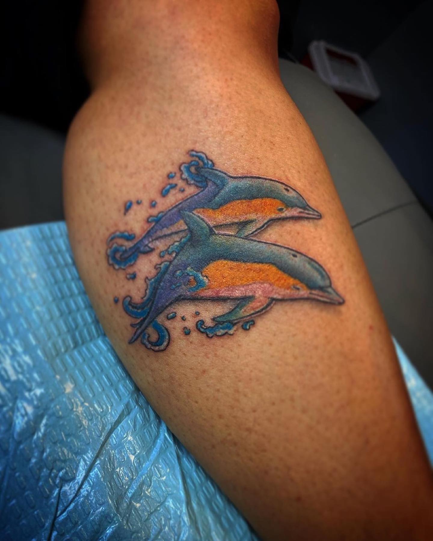 Tatuaje de delfín ternero