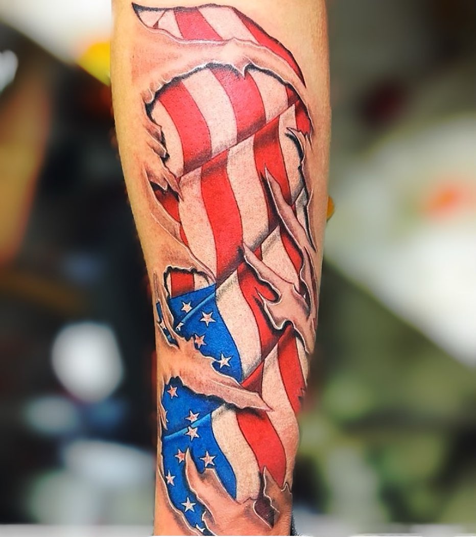 Tatuaje de Bandera Americana Rota