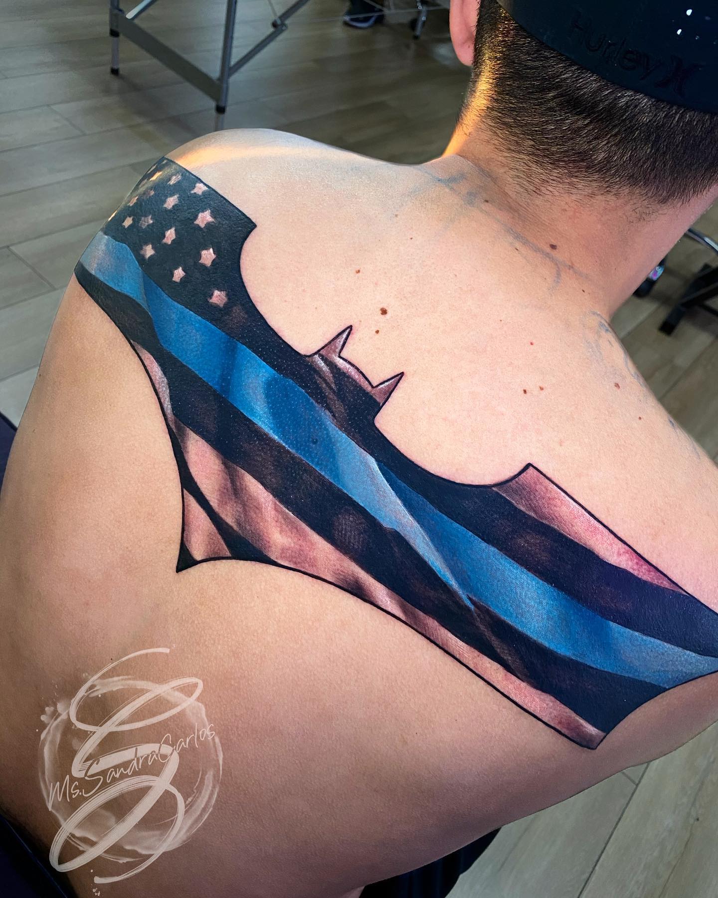 Tatuaje de Murciélago Genial con Bandera Americana