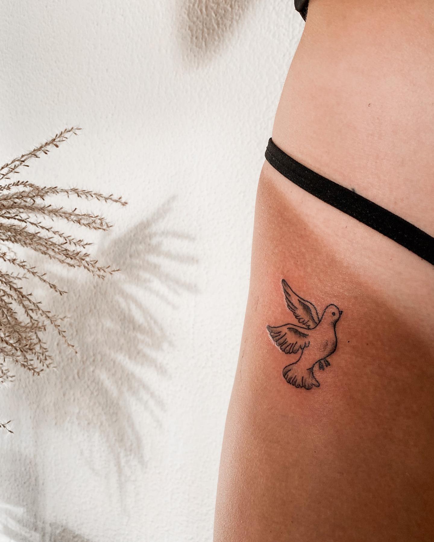 Tatuaje de Paloma Femenina