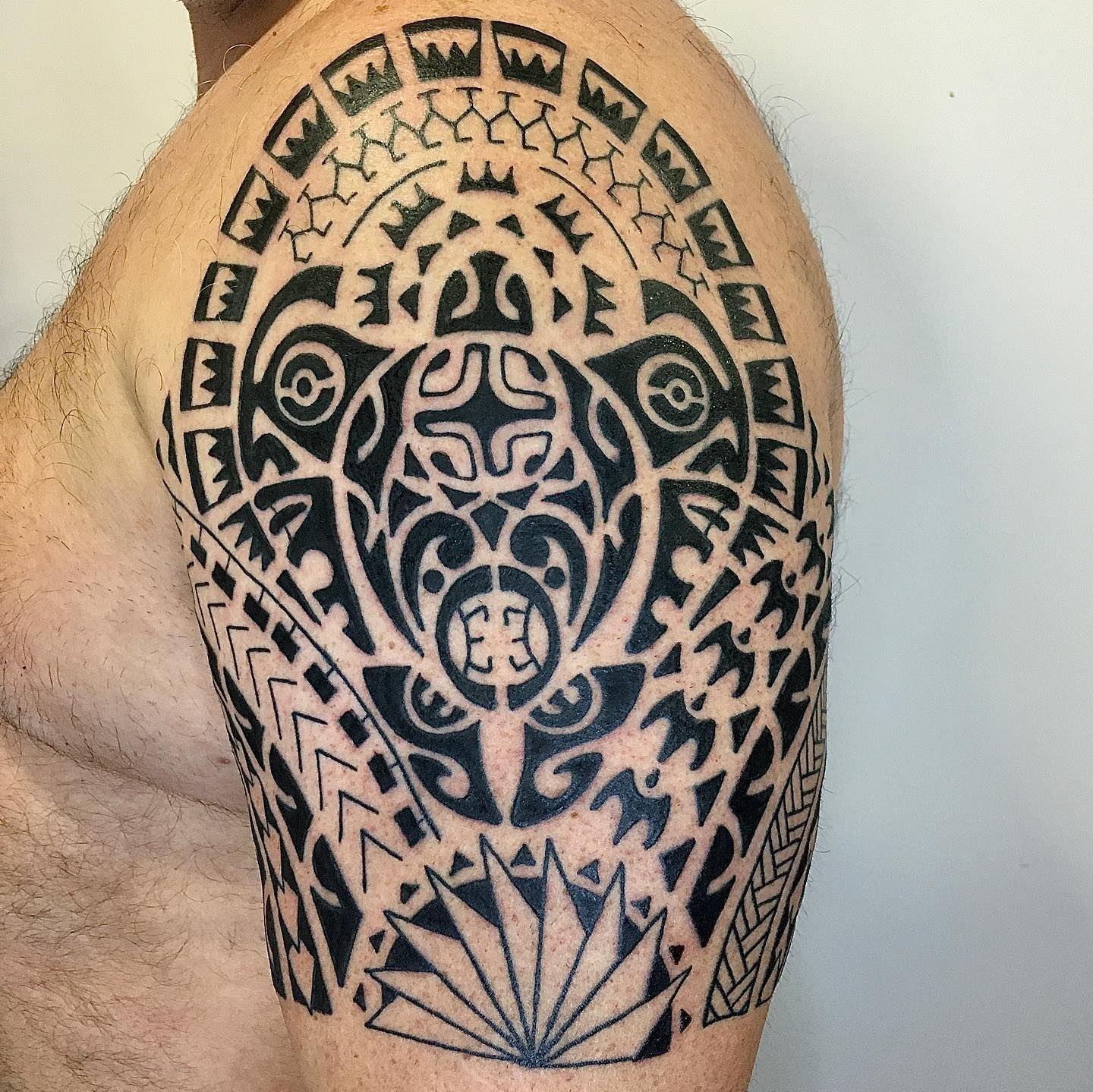 Tatuaje Maorí en el Hombro