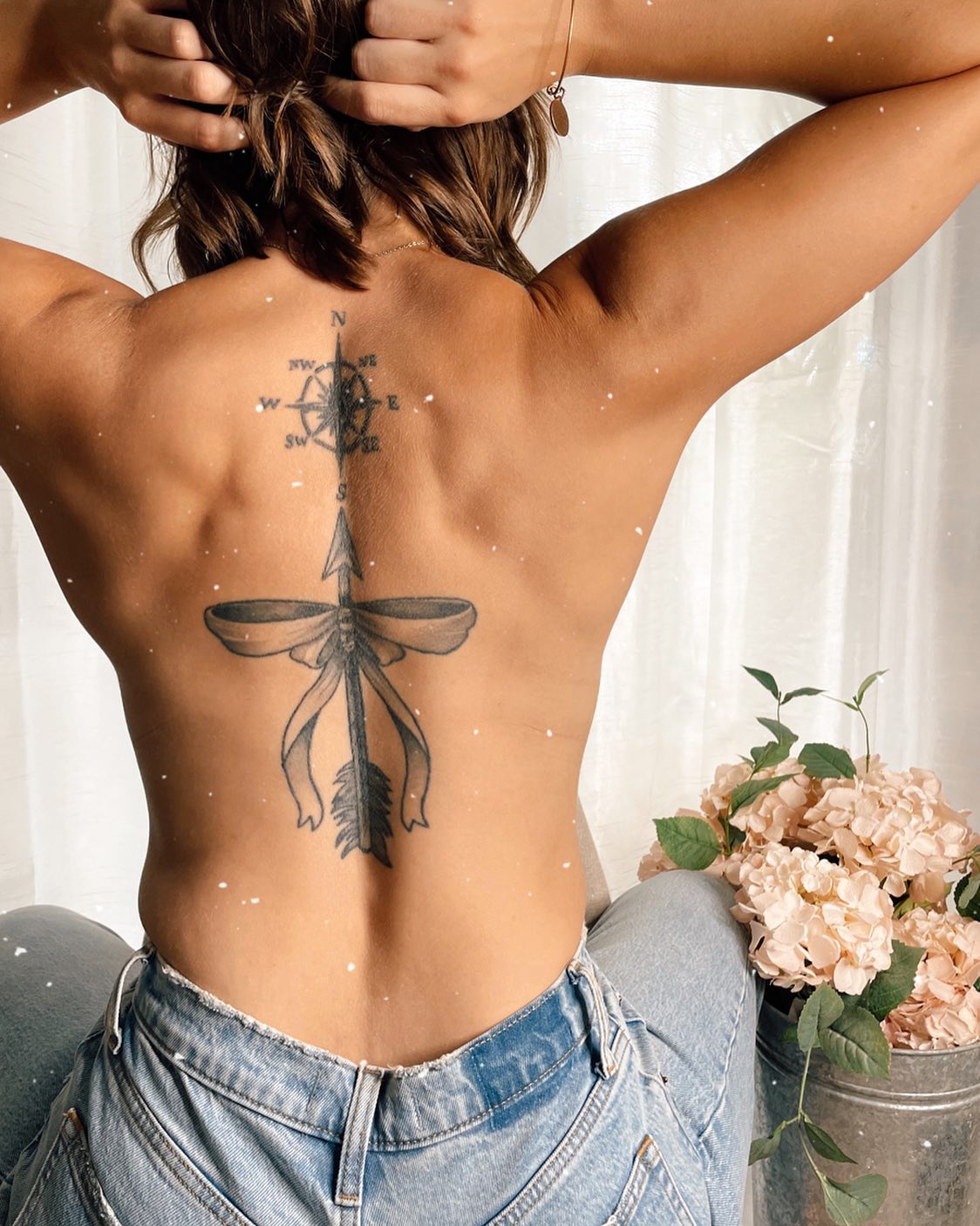 Arco y flecha Tatuaje de espalda